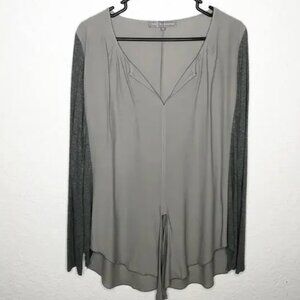 Lola & Sophie gray split hem knit sleeve v neck mixed fabric top size Large